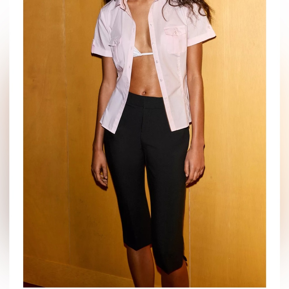 Women’s Black Capri Pant!